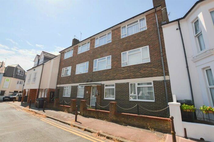 1 Bedroom Flat To Rent In York Road, Eastbourne, BN21