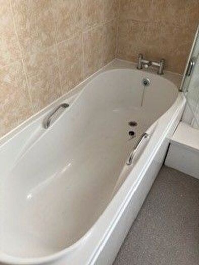 2 Bedroom Flat To Rent In A High Street, Maltby, Rotherham, S66