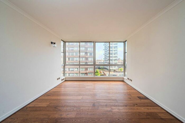 2 Bedroom Flat To Rent In Cambridge Square, Hyde Park Estate, London, W2