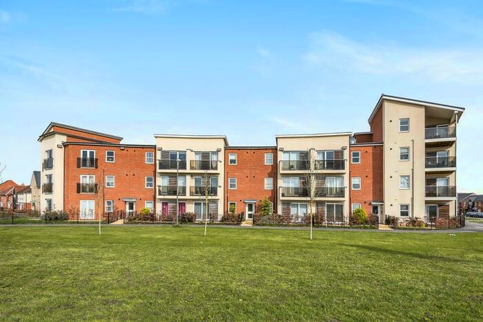 2 Bedroom Apartment To Rent In Berryfields, Aylesbury, HP18