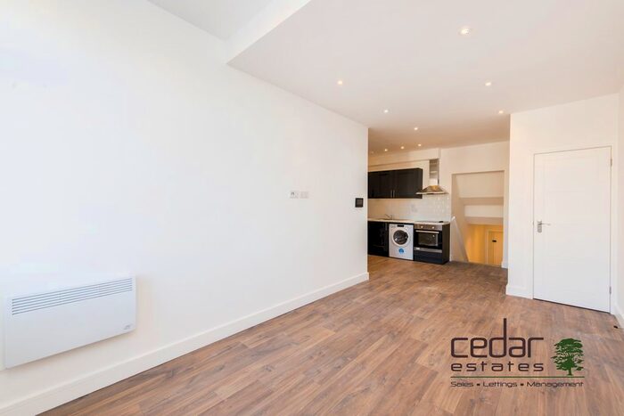 1 Bedroom Flat To Rent In Princes Avenue, London, N3