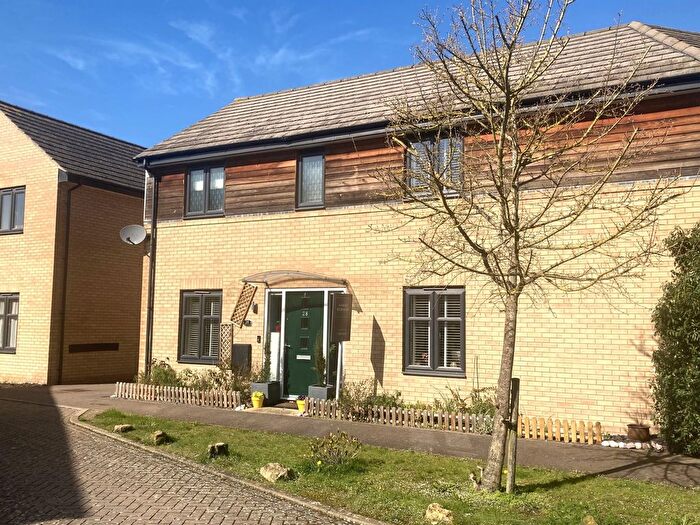 3 Bedroom Semi-Detached House For Sale In Wren Close, St. Ives, PE27