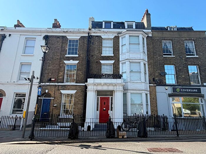 1 Bedroom Flat To Rent In Castle Street, Dover, CT16