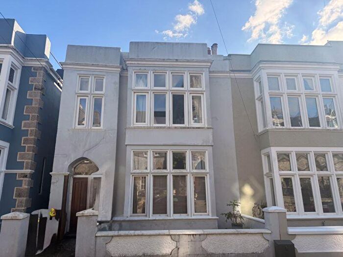 1 Bedroom Apartment For Sale In Western College Road, Plymouth Unique Garden Apartment In Sought After Location, PL4