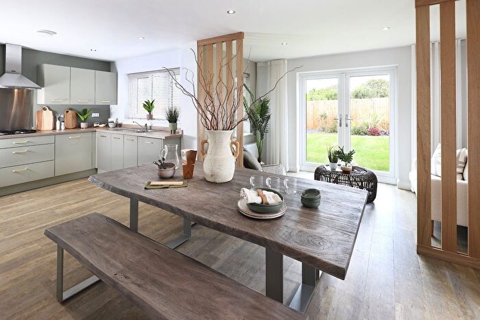 4 Bedroom Detached House For Sale In Cuerden Place, Clayton-Le-Woods, Lancashire, PR25 - Photo 5