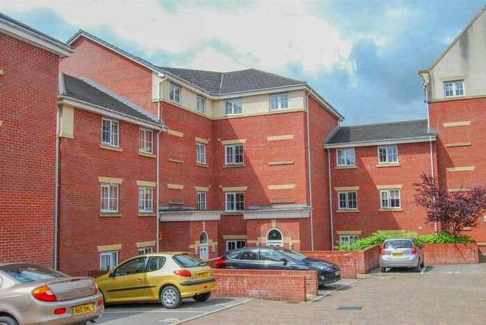 2 Bedroom Flat To Rent In Derby Court, Bury, BL9