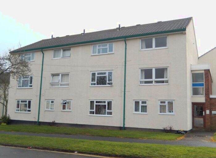 3 Bedroom Maisonette To Rent In Cody Road, Farnborough, GU14