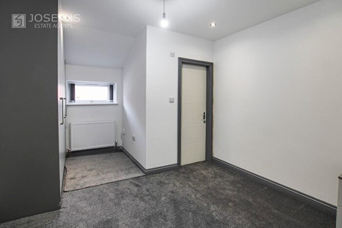 1 Bedroom Flat To Rent In Newport Street, Bolton, Greater Manchester, BL1