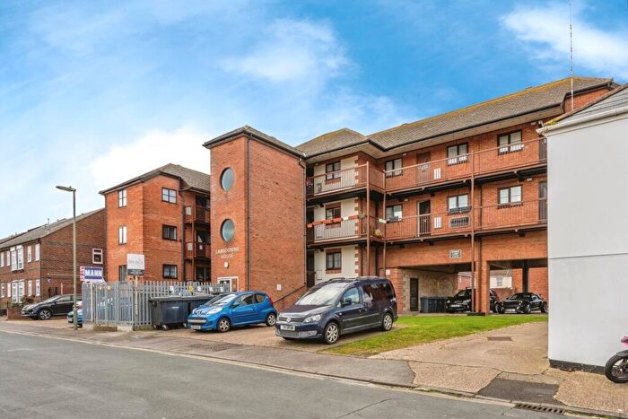 1 Bedroom Apartment For Sale In Inverness Road, Gosport, PO12