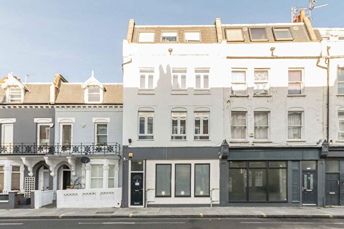 1 Bedroom Flat To Rent In Dawes Road, Fulham, London, SW6