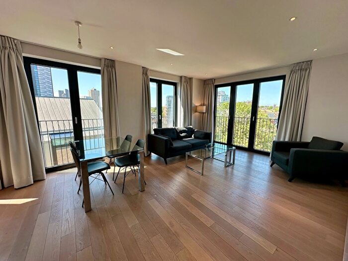 2 Bedroom Flat To Rent In Drapers Yard, Wandsworth, Ram Quarter, London, SW18