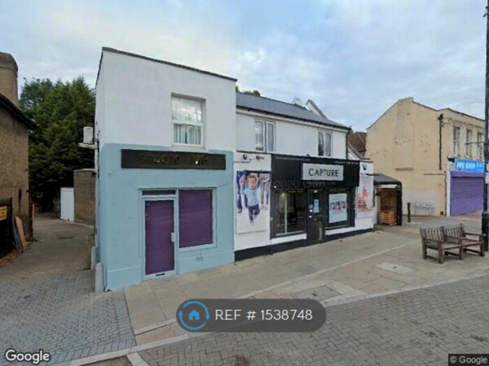 Studio To Rent In Chigwell Road, Woodford Green, IG8