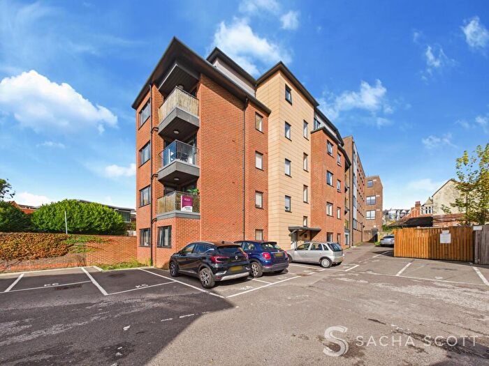 1 Bedroom Apartment For Sale In Bridge Street, Leatherhead, KT22
