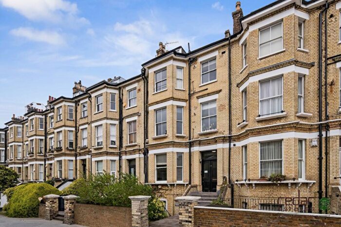 1 Bedroom Flat For Sale In Crossfield Road, Belsize Park, NW3