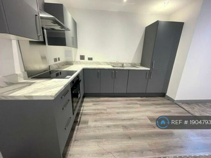 2 Bedroom Flat To Rent In Prospect Hill, Redditch, B97