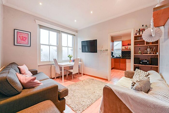 4 Bedroom Flat For Sale In Beaumont Crescent, West Kensington, London, W14