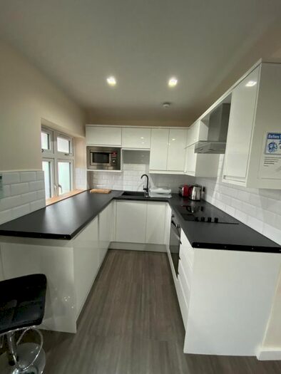 1 Bedroom Flat To Rent In Vicarage Farm Road, Hounslow, Hounslow, TW3