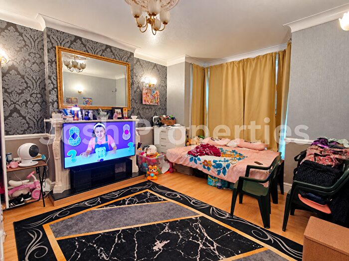 4 Bedroom End Terrace House To Rent In Quebec Road, Ilford, IG1