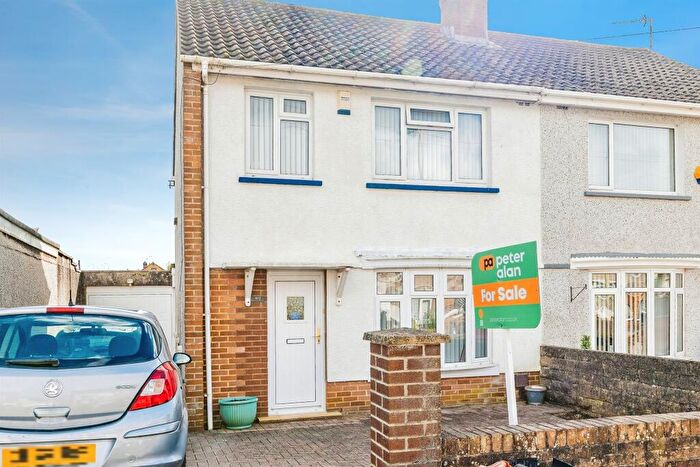 3 Bedroom Semi Detached House For Sale In Davies Avenue, Bridgend, CF31