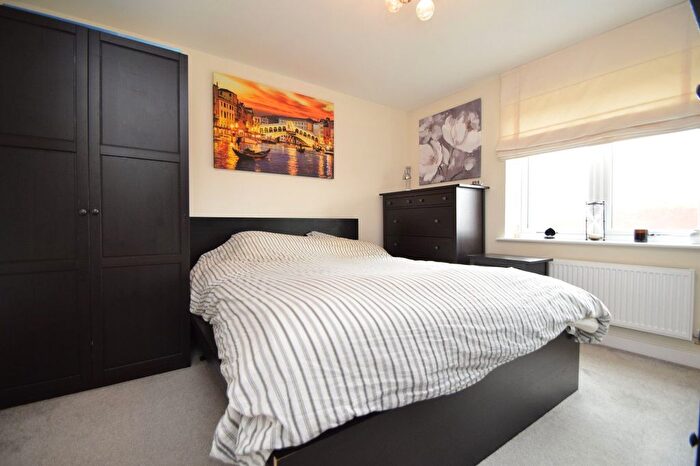 2 Bedroom Flat For Sale In Pilots View, Chatham, ME4