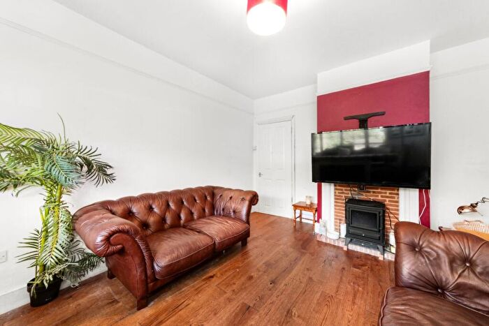 2 Bedroom Detached House For Sale In Sydenham Park Road, London, SE26