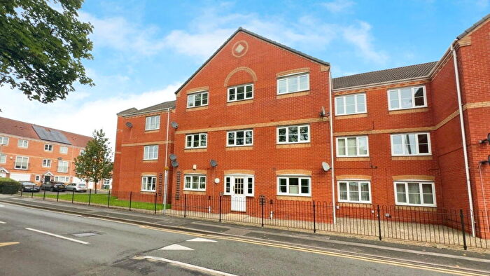2 Bedroom Flat For Sale In Darbys Way, Tipton, DY4