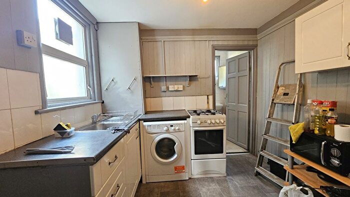 5 Bedroom Terraced House To Rent In Queens Road, Southall, UB2