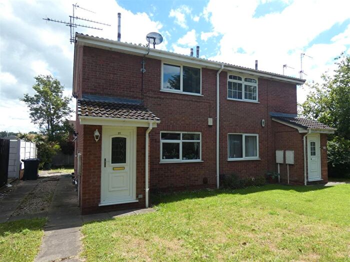1 Bedroom Flat For Sale In Westminster Drive, Stretton, Burton-On-Trent, DE13