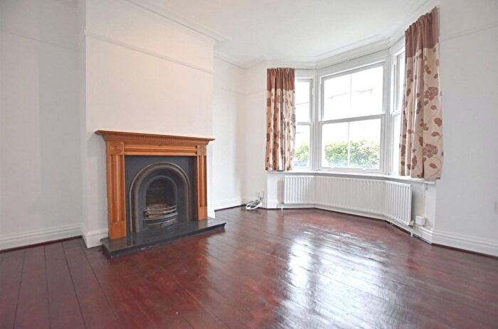 3 Bedroom Detached House To Rent In Addiscombe Court Road, Croydon, Surrey, CR0