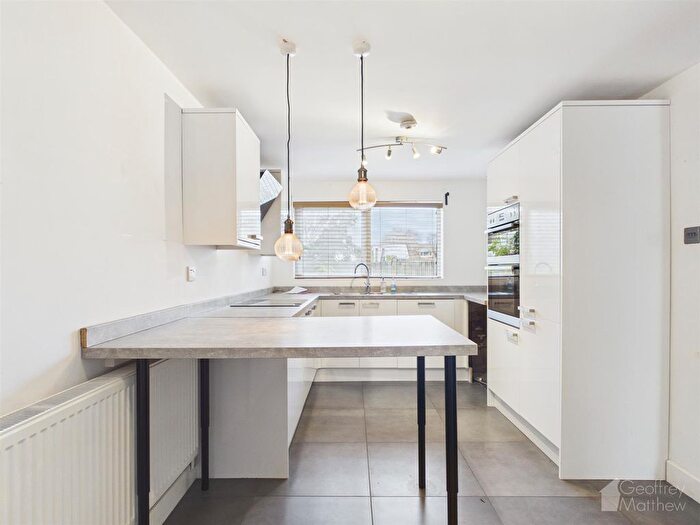 3 Bedroom Terraced House For Sale In Ripon Road, Stevenage, SG1