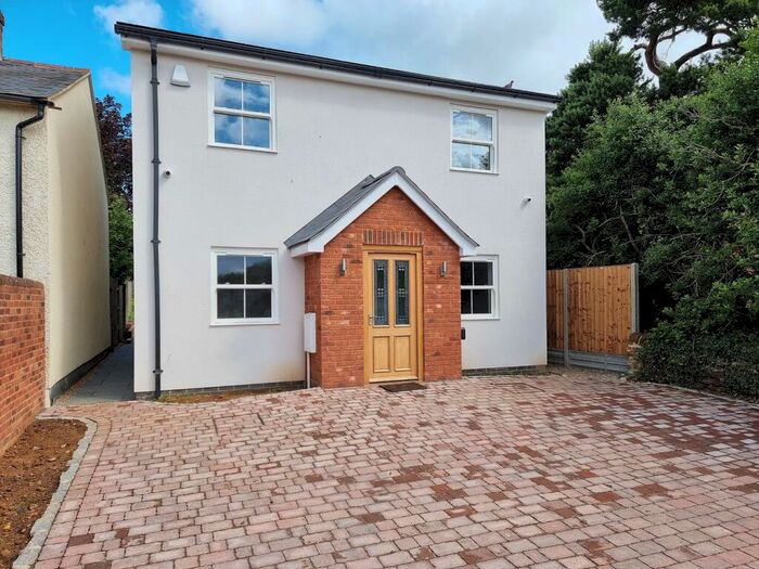 4 Bedroom Detached House For Sale In High Street, Clophill, Bedfordshire, MK45
