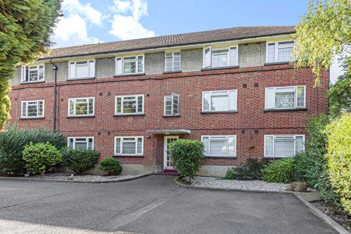 2 Bedroom Flat To Rent In Wilmer Crescent, Kingston Upon Thames, KT2