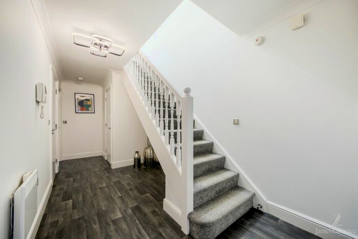 3 Bedroom Flat To Rent In Qube, Townsend Way, Birmingham City Centre, B1