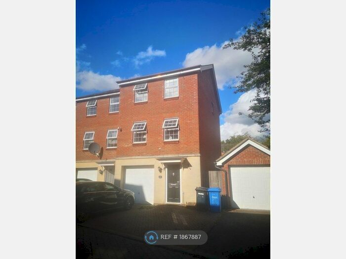 3 Bedroom End Of Terrace House To Rent In Copenhagen Way, Norwich, NR3