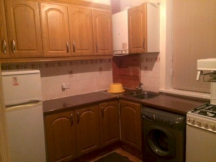 2 Bedroom Terraced House To Rent In Washington Street, Bradford, West Yorkshire, BD8