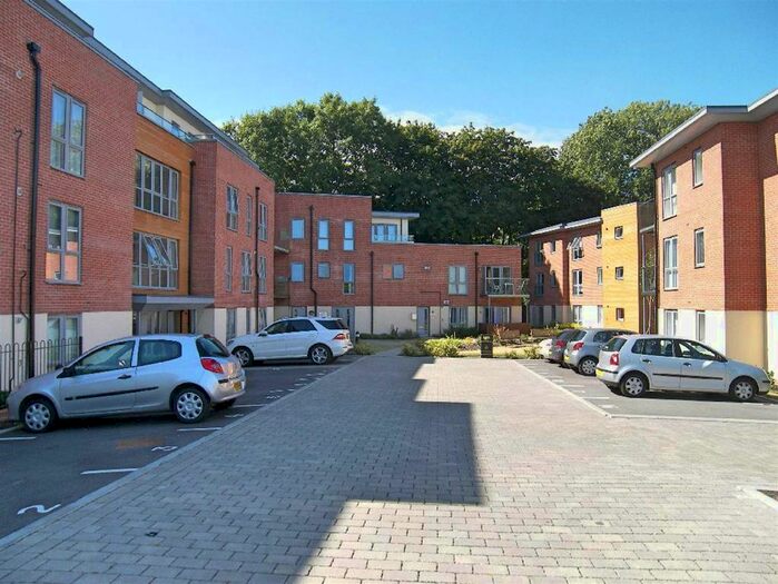 1 Bedroom Flat To Rent In Morewood Road, Sevenoaks, Kent, TN13