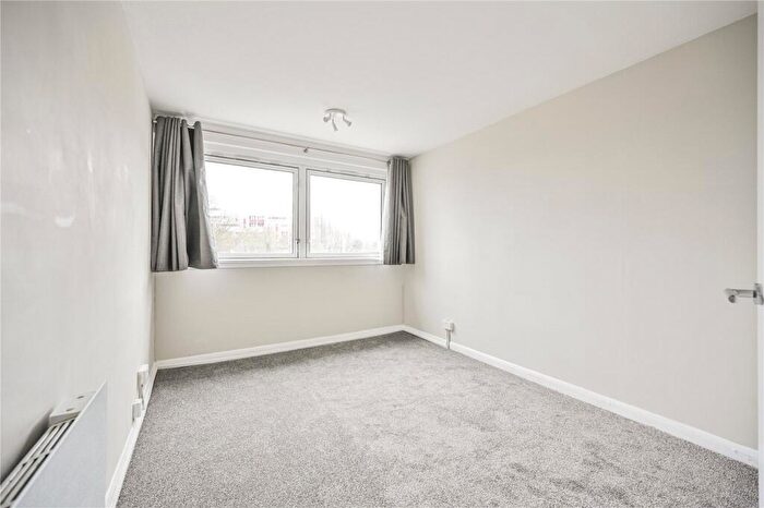 1 Bedroom Apartment For Sale In Horsney Road, Hind House, N7