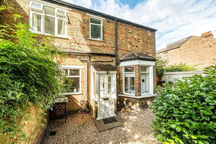 2 Bedroom End Of Terrace House To Rent In Woodhurst Road, Acton, W3