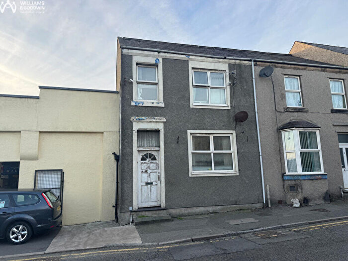 4 Bedroom Terraced House For Sale In Kingsland Road, Holyhead, Anglesey, LL65