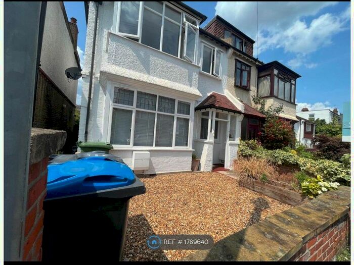 2 Bedroom Semi-Detached House To Rent In New Malden, New Malden, KT3