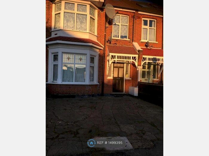 1 Bedroom Flat To Rent In Pinner Road, Harrow, HA1