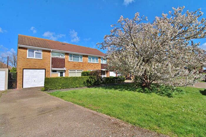 4 Bedroom Semi-Detached House For Sale In Glenthorne Close, Stubbington, PO14