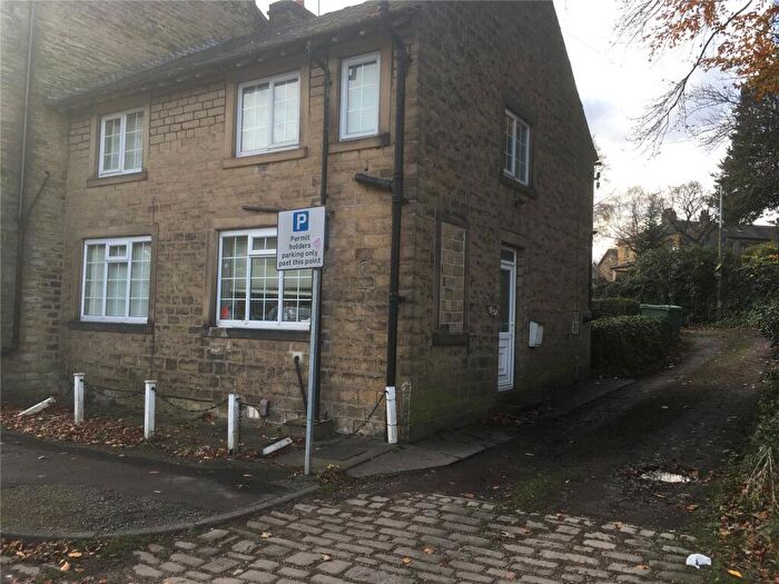3 Bedroom End Of Terrace House To Rent In Wentworth Street, Huddersfield, HD1