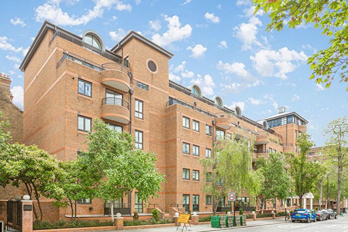 1 Bedroom Flat For Sale In Pembroke Road, London, W8