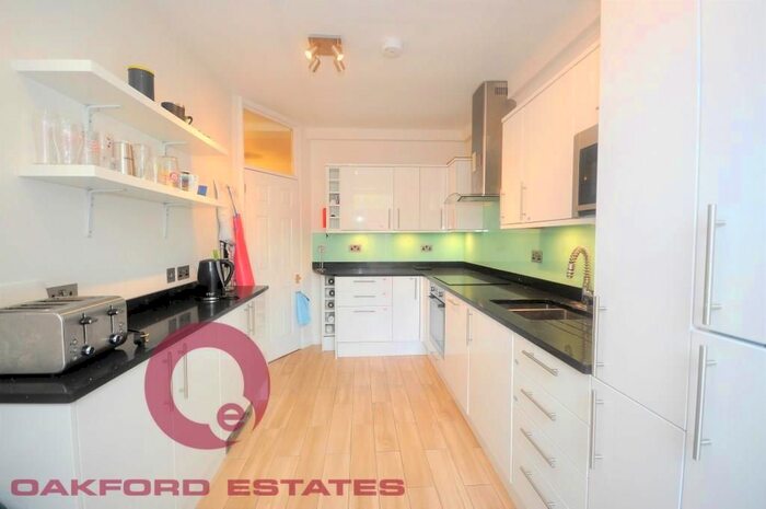 4 Bedroom Flat To Rent In Prince Regent Mews, Euston, NW1