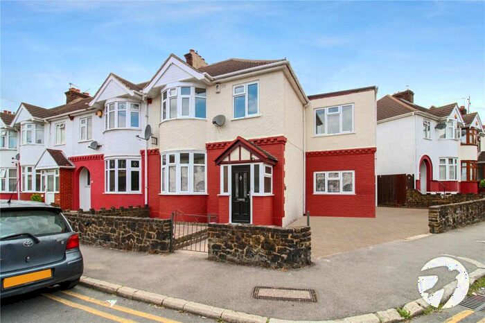 4 Bedroom End Of Terrace House To Rent In St. Marks Avenue, Northfleet, Gravesend, Kent, DA11