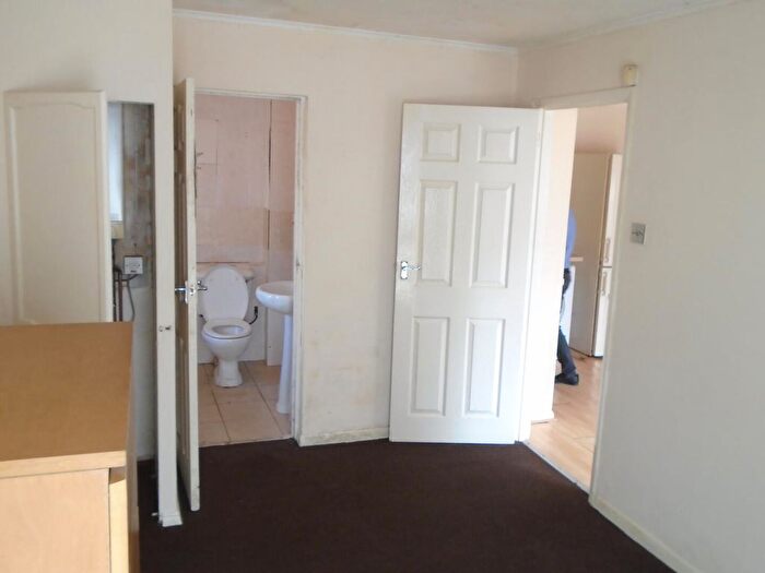 1 Bedroom Property For Sale In Farley Hill, Luton, LU1