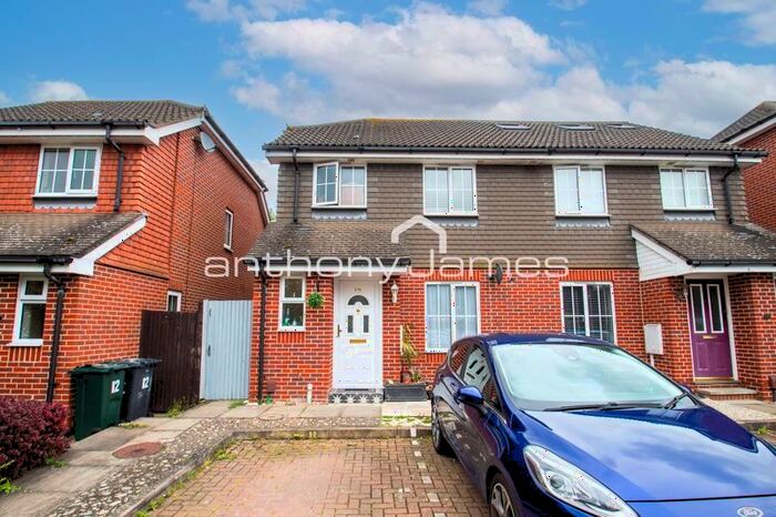 3 Bedroom Semi-Detached House To Rent In Latham Close, Dartford, DA2
