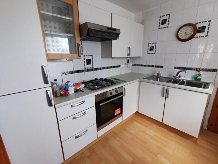 2 Bedroom House To Rent In Symmons Street, Swansea, SA1