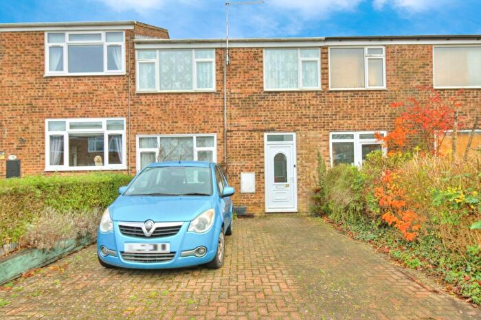 3 Bedroom Semi-Detached House For Sale In Churchill Way, Brackley, NN13